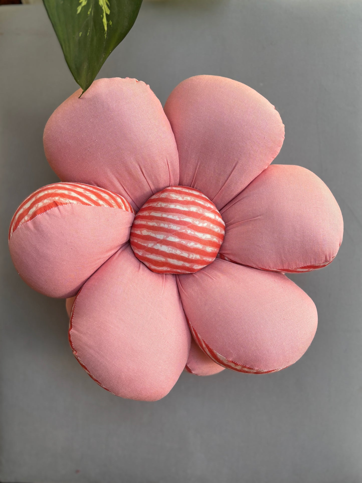 LEHERIYA FLOWER CUSHIONS-BABY PINK