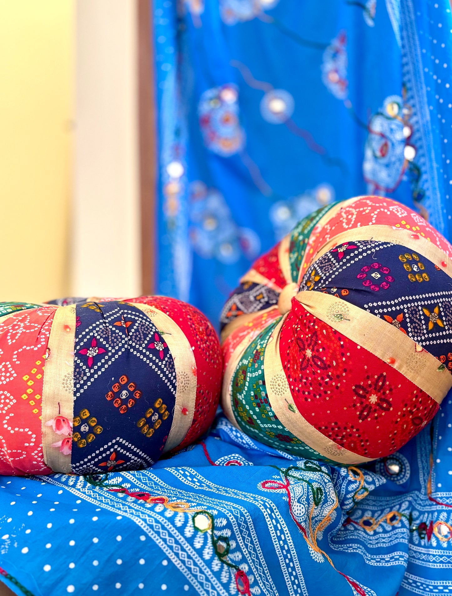RANGILO SAAFAA CUSHIONS-MULTICOLOR (Set of 2)