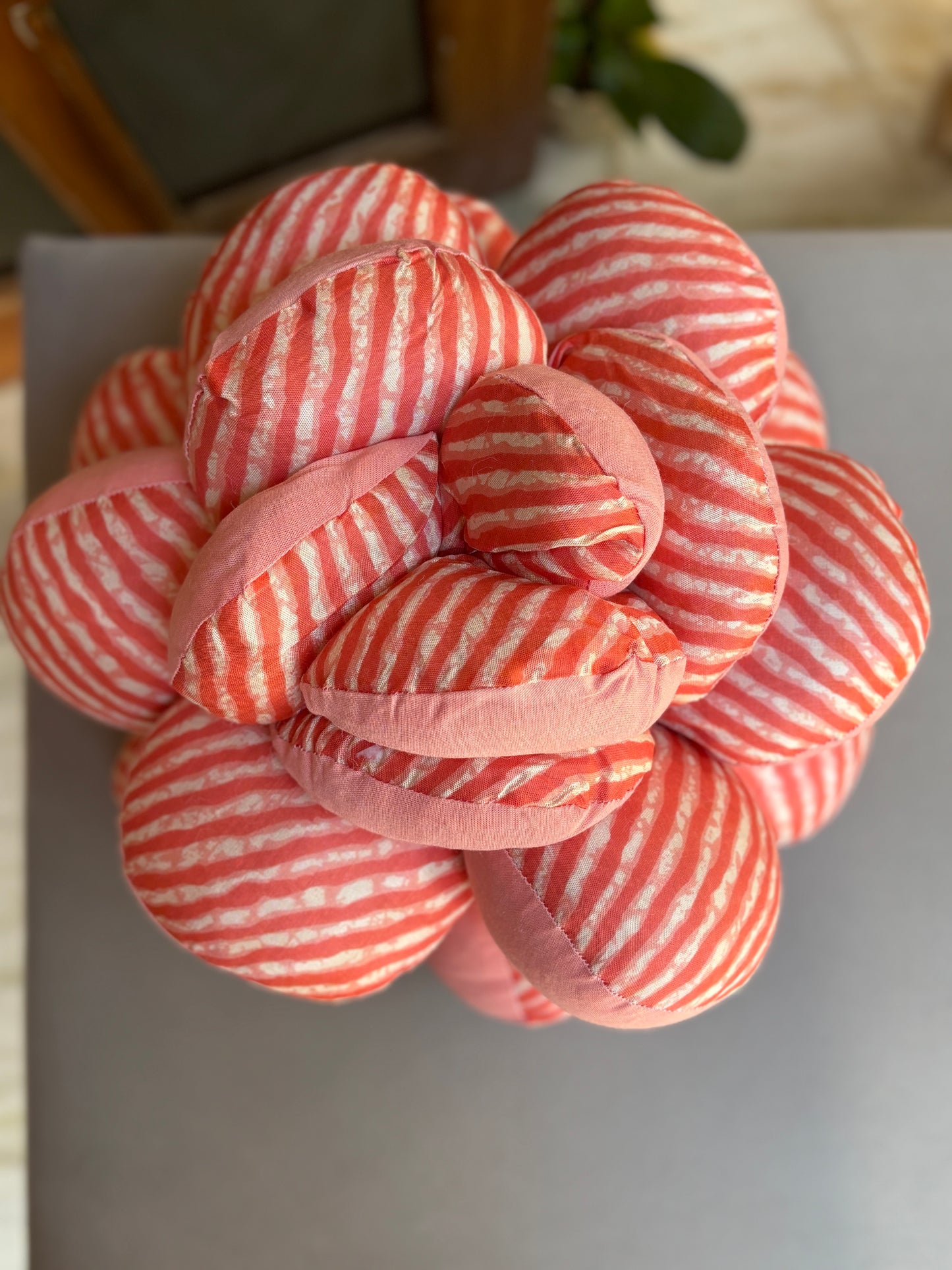 LEHERIYA FLOWER CUSHIONS-BABY PINK