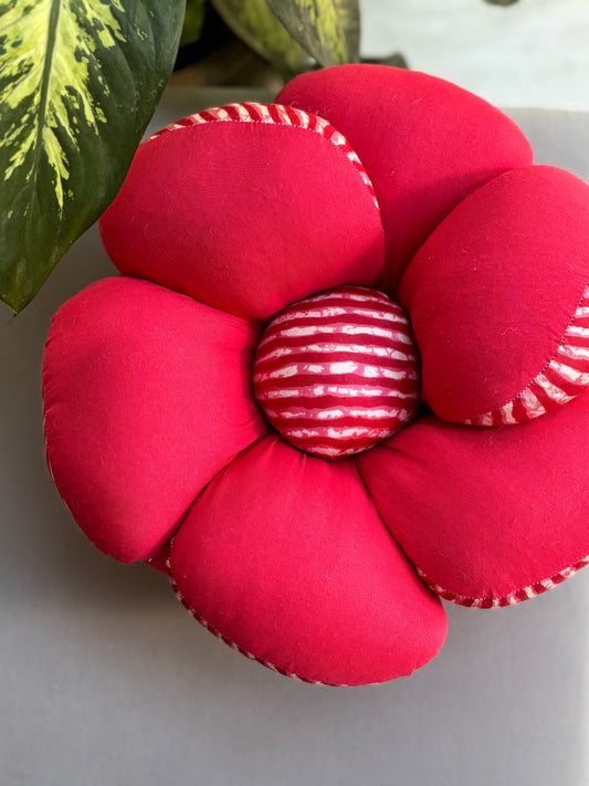 LEHERIYA FLOWER CUSHIONS-RED